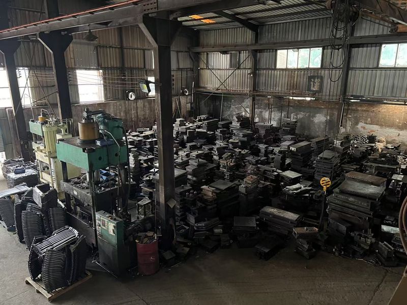 Yimi (Guangzhou) Automotive Parts Co, Ltd linha de produção do fabricante