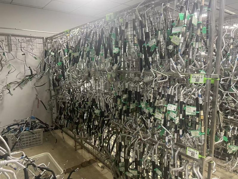 Yimi (Guangzhou) Automotive Parts Co, Ltd linha de produção do fabricante