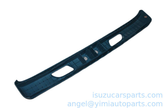 ISUZU NPR71 BUMPER FRT CENTRO 8979990131